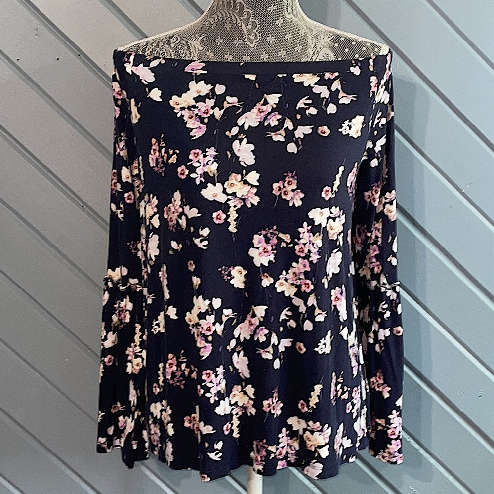 🥳 Casual Collection by F&F navy floral off shoulder long ruffle sleeve